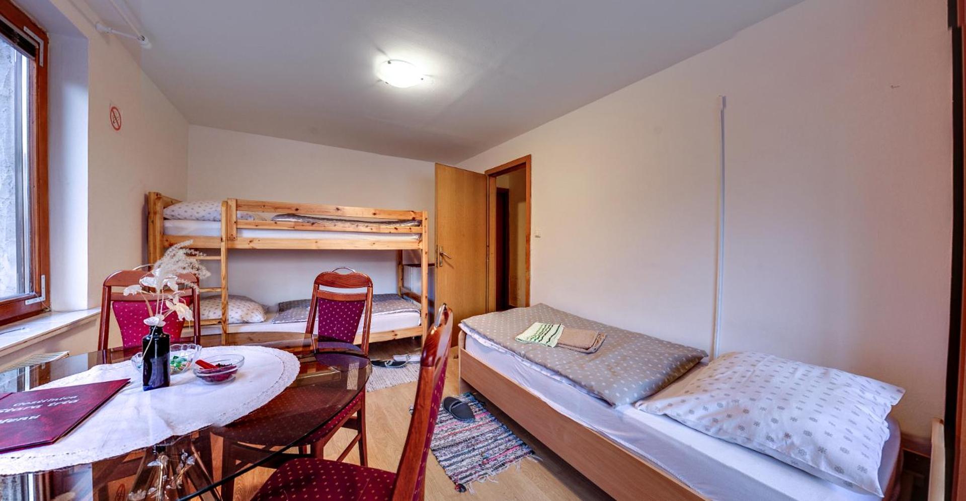 Hostel Piero Ljubljana Rum bild